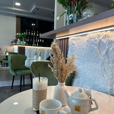 Hotel Coliseum Calafat Zewnętrze zdjęcie