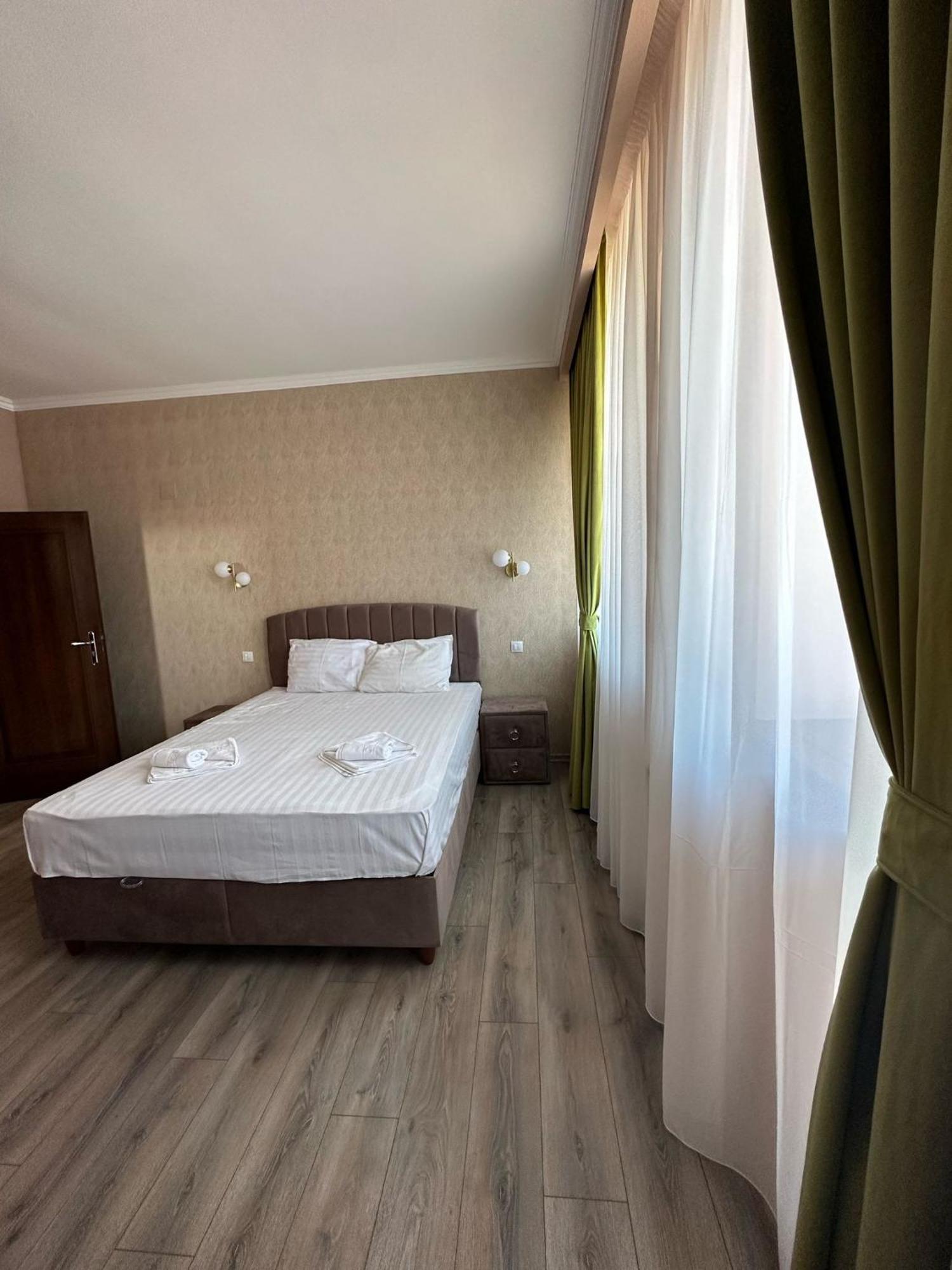 Hotel Coliseum Calafat Zewnętrze zdjęcie