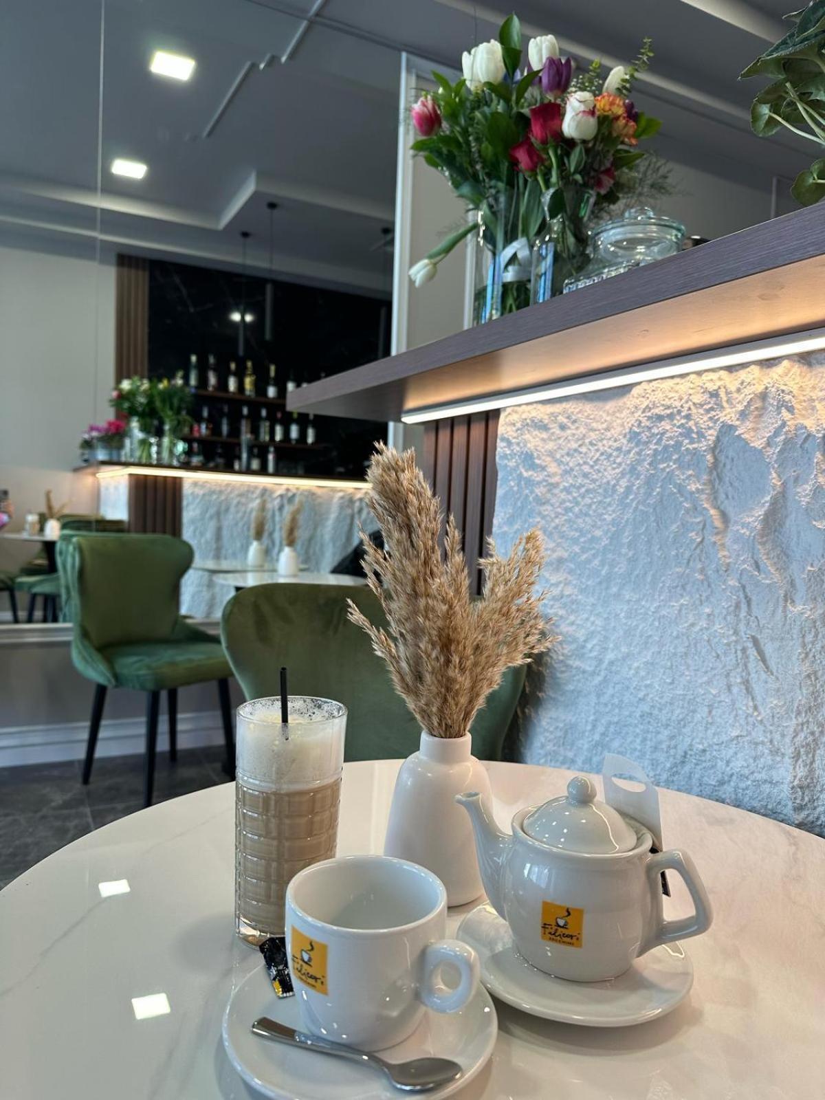 Hotel Coliseum Calafat Zewnętrze zdjęcie